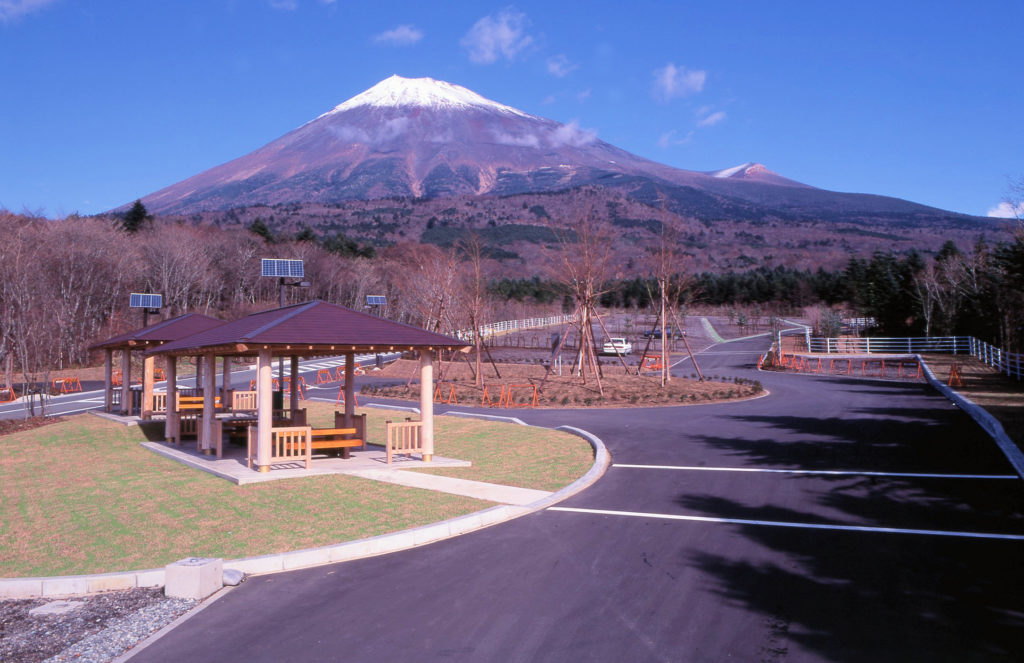 平成6年度富士山スカイライン西臼塚駐車場整備工事(2工区)　<1994年>